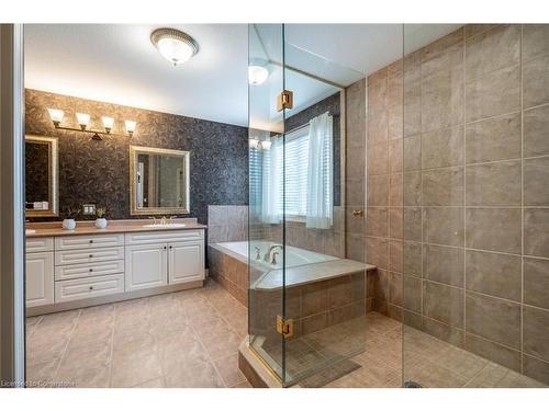 5 Maryheather Crescent, Flamborough, ON - Indoor Photo Showing Bathroom