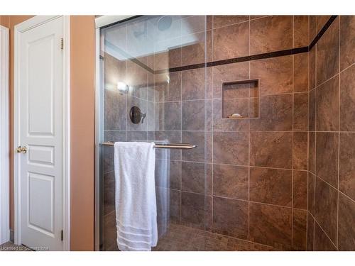 5 Maryheather Crescent, Flamborough, ON - Indoor Photo Showing Bathroom