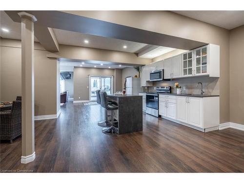 5 Maryheather Crescent, Flamborough, ON - Indoor Photo Showing Kitchen