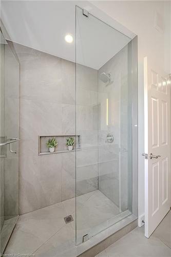 900 Beeforth Road, Millgrove, ON - Indoor Photo Showing Bathroom