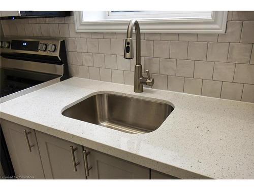 2-98 Duke Street, Hamilton, ON - Indoor Photo Showing Kitchen