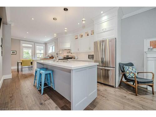 90 Peter Street, Hamilton, ON - Indoor Photo Showing Kitchen With Stainless Steel Kitchen With Upgraded Kitchen