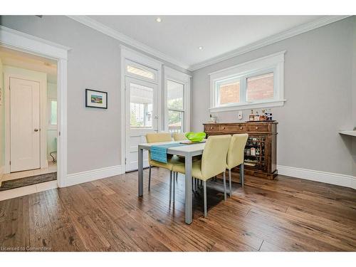 90 Peter Street, Hamilton, ON - Indoor Photo Showing Dining Room