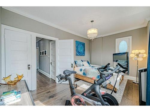 90 Peter Street, Hamilton, ON - Indoor Photo Showing Gym Room