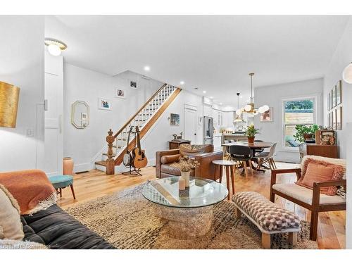 120 Gibson Avenue, Hamilton, ON - Indoor Photo Showing Living Room