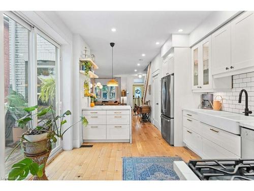 120 Gibson Avenue, Hamilton, ON - Indoor Photo Showing Kitchen With Upgraded Kitchen