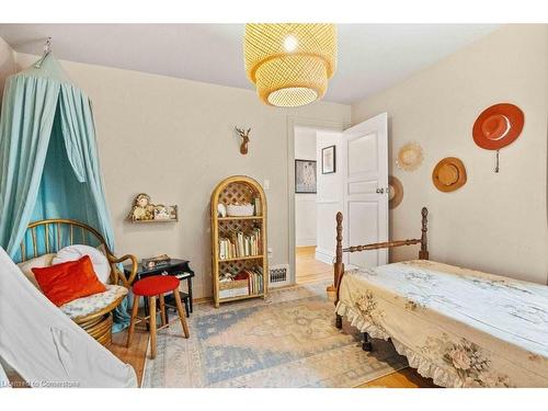 120 Gibson Avenue, Hamilton, ON - Indoor Photo Showing Bedroom