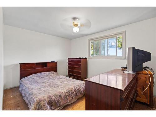 71 Jarrow Road, St. Catharines, ON - Indoor Photo Showing Bedroom