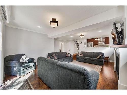 14 Jacqueline Boulevard, Hamilton, ON - Indoor Photo Showing Living Room