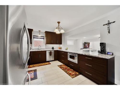 14 Jacqueline Boulevard, Hamilton, ON - Indoor Photo Showing Kitchen With Upgraded Kitchen