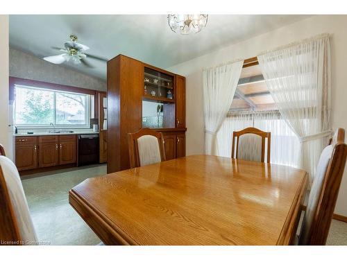 10 Vera Court, Hamilton, ON - Indoor Photo Showing Dining Room