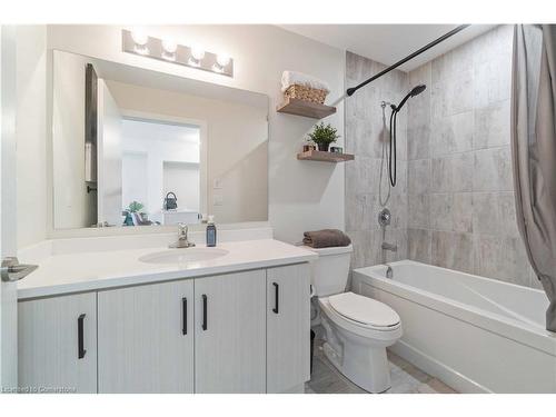 524-600 North Service Road, Stoney Creek, ON - Indoor Photo Showing Bathroom