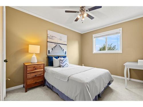 12-134 Terni Boulevard, Hamilton, ON - Indoor Photo Showing Bedroom