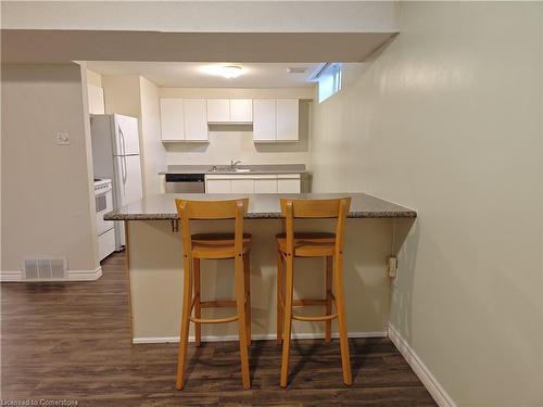 2-40 Rutledge Court, Hamilton, ON - Indoor Photo Showing Kitchen