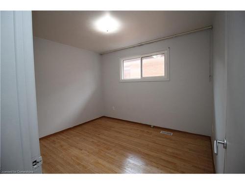 1-19 Delena Avenue N, Hamilton, ON - Indoor Photo Showing Other Room