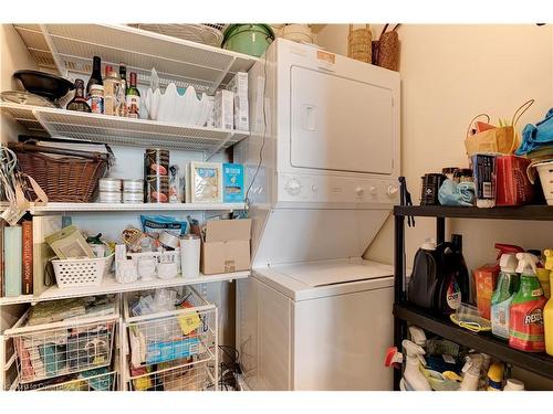 304-1477 Lakeshore Road, Burlington, ON - Indoor Photo Showing Laundry Room