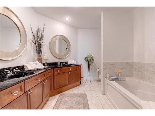 304-1477 Lakeshore Road, Burlington, ON - Indoor Photo Showing Bathroom