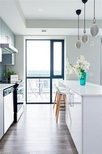 2302-15 Queen Street S, Hamilton, ON - Indoor Photo Showing Kitchen