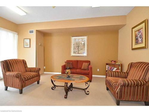 306-200 Limeridge Road, Hamilton, ON - Indoor Photo Showing Living Room