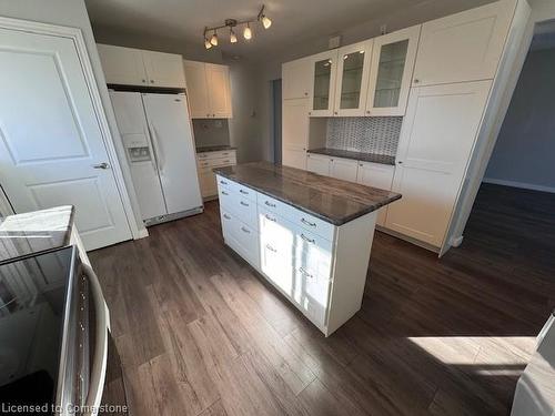 Upper-90 Anna Capri Drive, Hamilton, ON - Indoor Photo Showing Kitchen