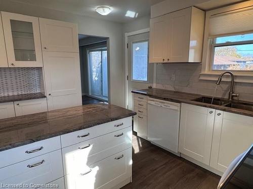 Upper-90 Anna Capri Drive, Hamilton, ON - Indoor Photo Showing Kitchen With Double Sink