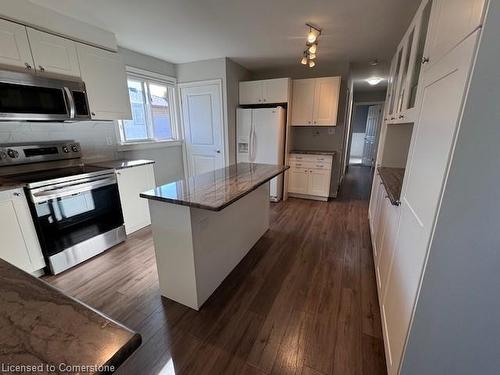 Upper-90 Anna Capri Drive, Hamilton, ON - Indoor Photo Showing Kitchen