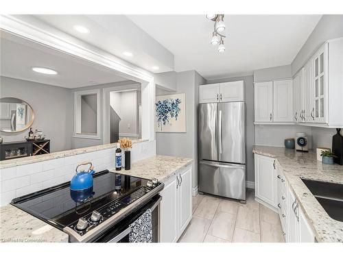 120 Aylmer Crescent, Hamilton, ON - Indoor Photo Showing Kitchen With Double Sink With Upgraded Kitchen