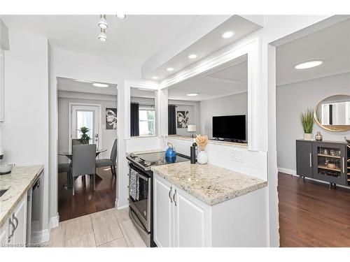 120 Aylmer Crescent, Hamilton, ON - Indoor Photo Showing Kitchen With Upgraded Kitchen