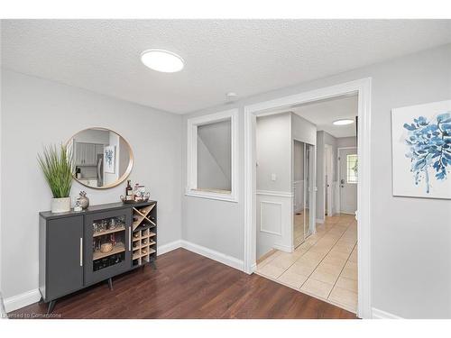 120 Aylmer Crescent, Hamilton, ON - Indoor Photo Showing Other Room