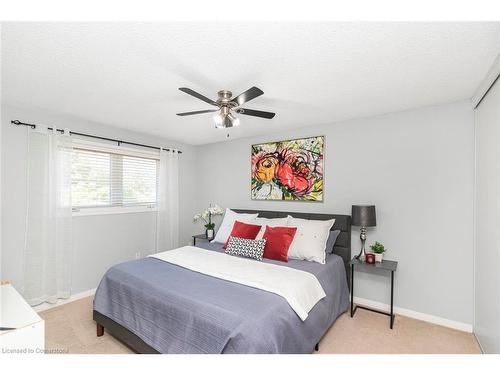 120 Aylmer Crescent, Hamilton, ON - Indoor Photo Showing Bedroom