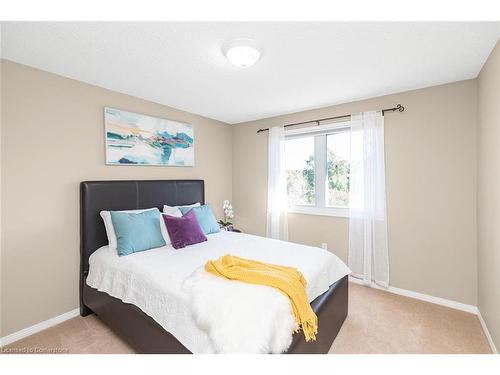 120 Aylmer Crescent, Hamilton, ON - Indoor Photo Showing Bedroom