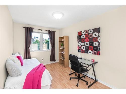 120 Aylmer Crescent, Hamilton, ON - Indoor Photo Showing Bedroom