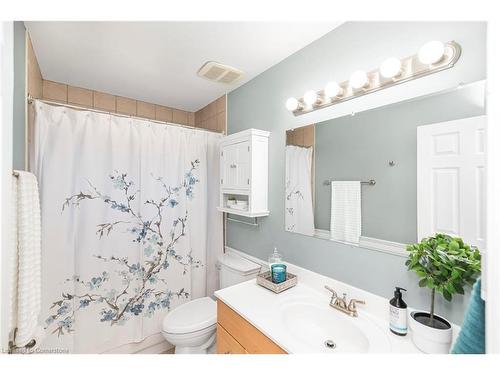 120 Aylmer Crescent, Hamilton, ON - Indoor Photo Showing Bathroom