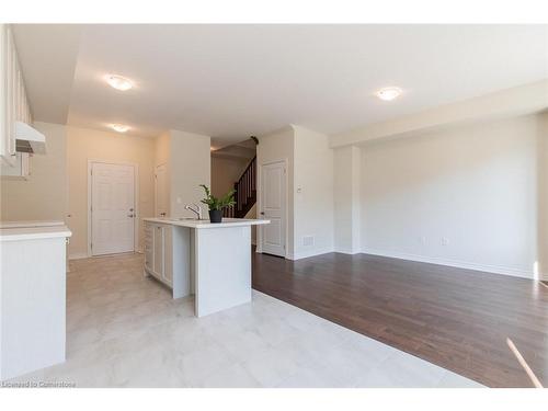 30 Sun Haven Lane, Thorold South, ON - Indoor Photo Showing Kitchen