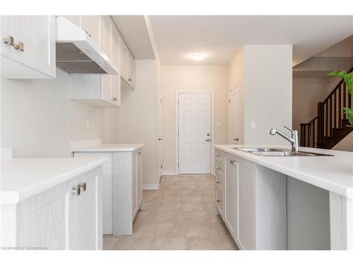 30 Sun Haven Lane, Thorold South, ON - Indoor Photo Showing Kitchen With Double Sink