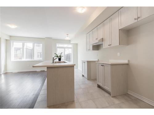 30 Sun Haven Lane, Thorold South, ON - Indoor Photo Showing Kitchen