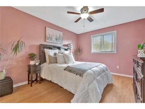 23-40 Braemar Avenue, Caledonia, ON - Indoor Photo Showing Bedroom