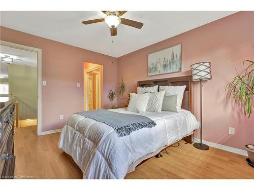 23-40 Braemar Avenue, Caledonia, ON - Indoor Photo Showing Bedroom