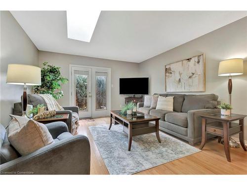 23-40 Braemar Avenue, Caledonia, ON - Indoor Photo Showing Living Room