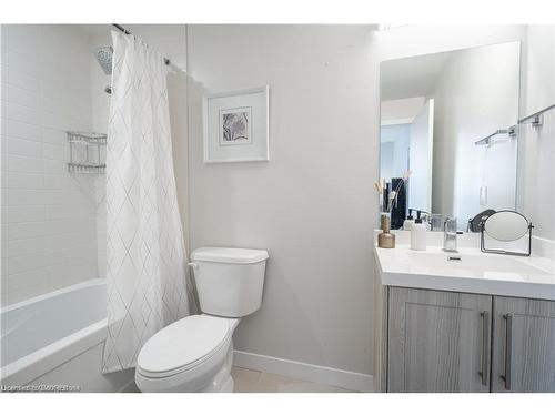 908-2087 Fairview Street, Burlington, ON - Indoor Photo Showing Bathroom