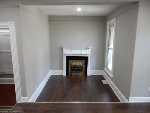 2-115 Charlton Avenue, Hamilton, ON - Indoor With Fireplace