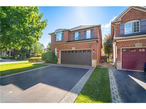 3082 Ingleton Lane, Oakville, ON - Outdoor