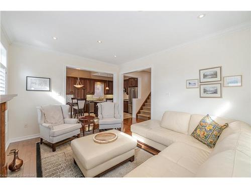 3082 Ingleton Lane, Oakville, ON - Indoor Photo Showing Living Room