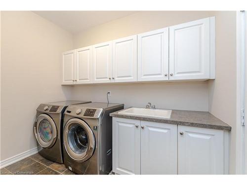 3082 Ingleton Lane, Oakville, ON - Indoor Photo Showing Laundry Room