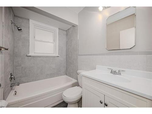 Main-16 Huntington Avenue, Hamilton, ON - Indoor Photo Showing Bathroom