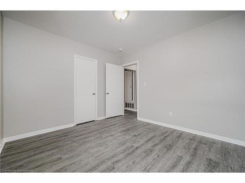 Main-16 Huntington Avenue, Hamilton, ON - Indoor Photo Showing Other Room