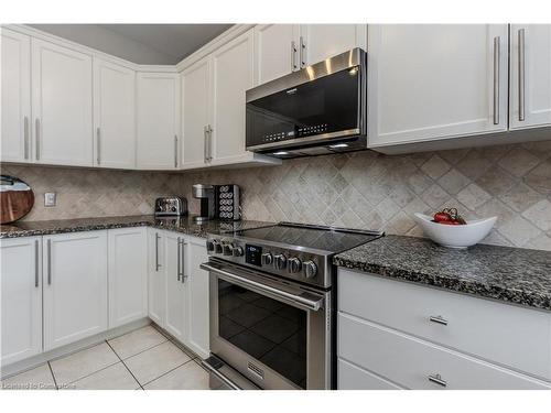 2339 Orchard Road, Burlington, ON - Indoor Photo Showing Kitchen With Upgraded Kitchen