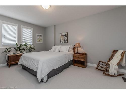 2339 Orchard Road, Burlington, ON - Indoor Photo Showing Bedroom