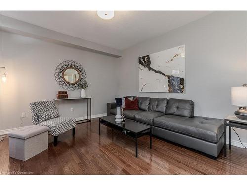 2339 Orchard Road, Burlington, ON - Indoor Photo Showing Living Room