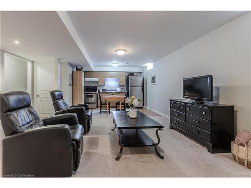 2339 Orchard Road, Burlington, ON - Indoor Photo Showing Living Room